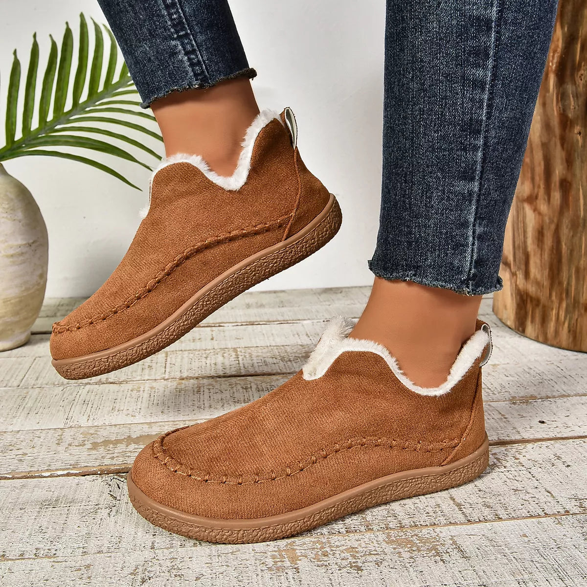 Round Toe Plush Lined Shoes - Lilixa.store