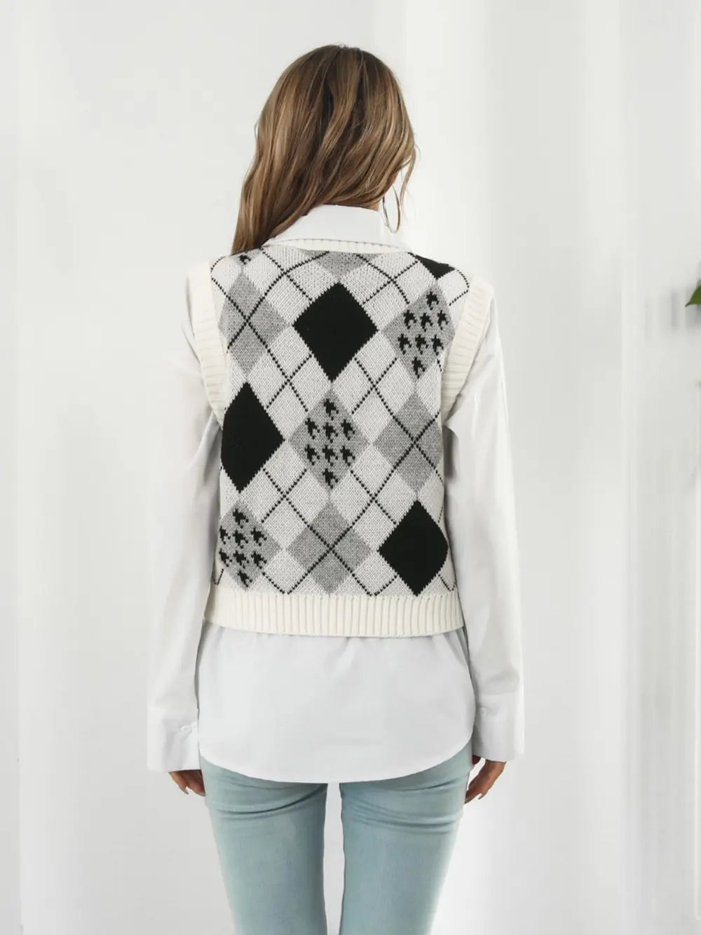 V-Neck Plaid Sweater Vest in White, view 2