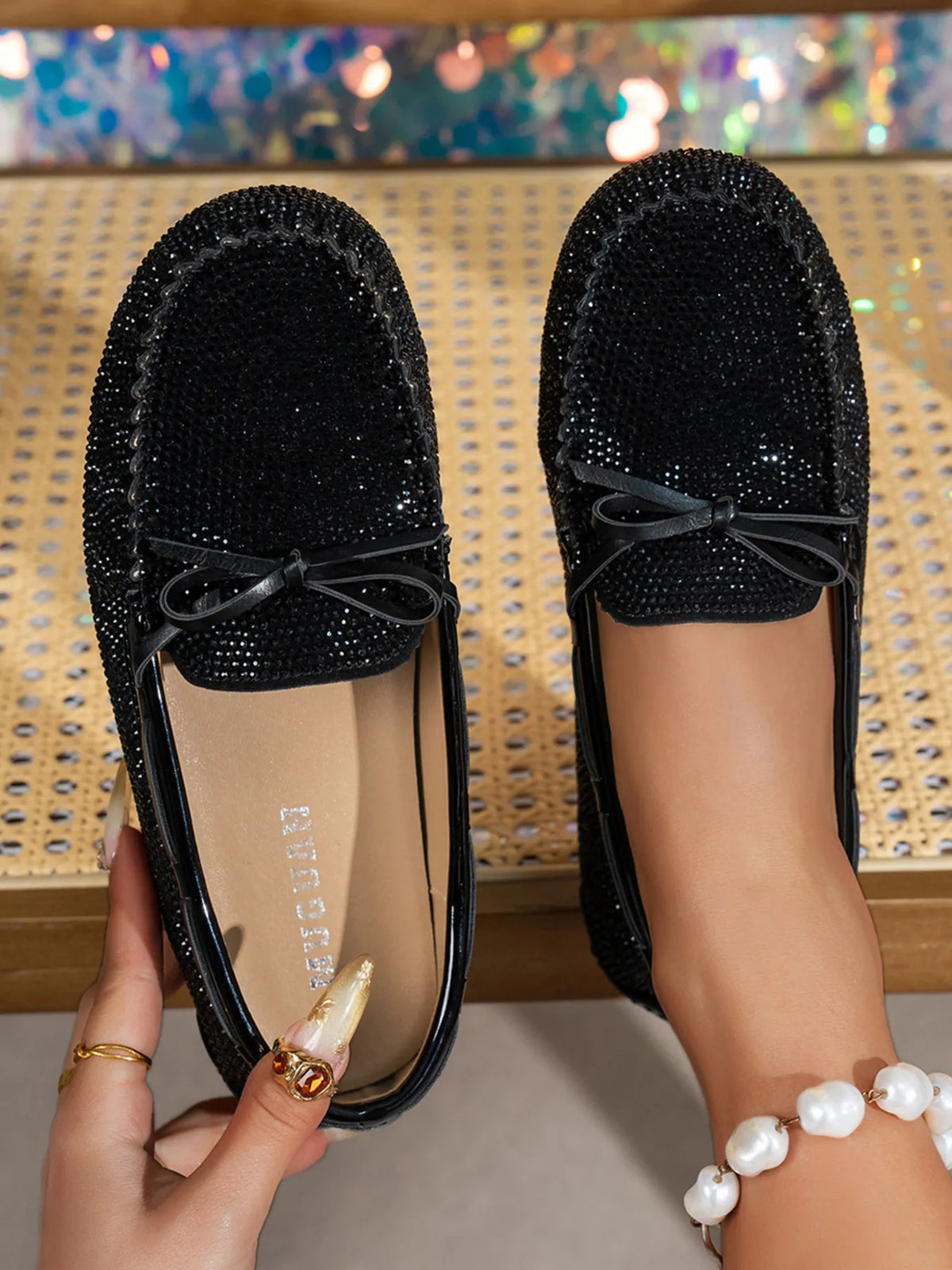 Bow Round Toe Flats Slip-Ons in Black
