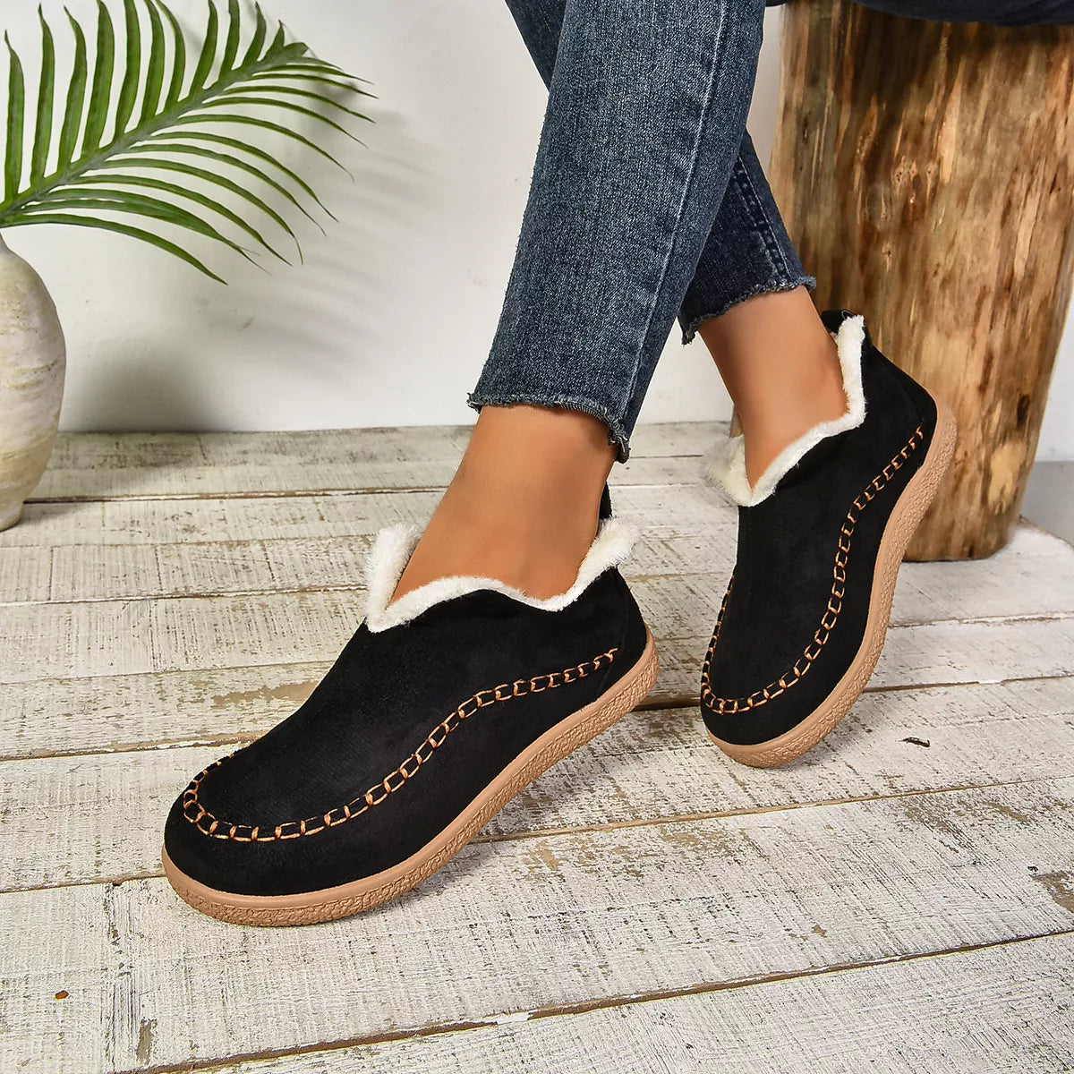 Round Toe Plush Lined Shoes - Lilixa.store