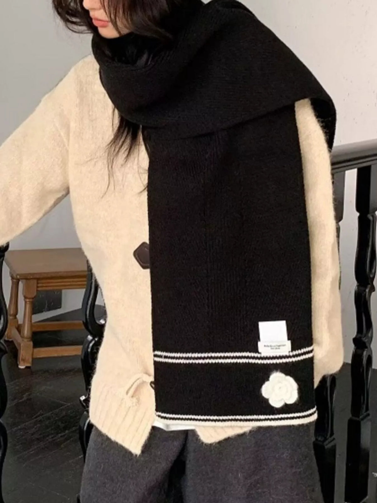 Contrast Trim Knitted Scarf with Camellia Decorn - Lilixa.store