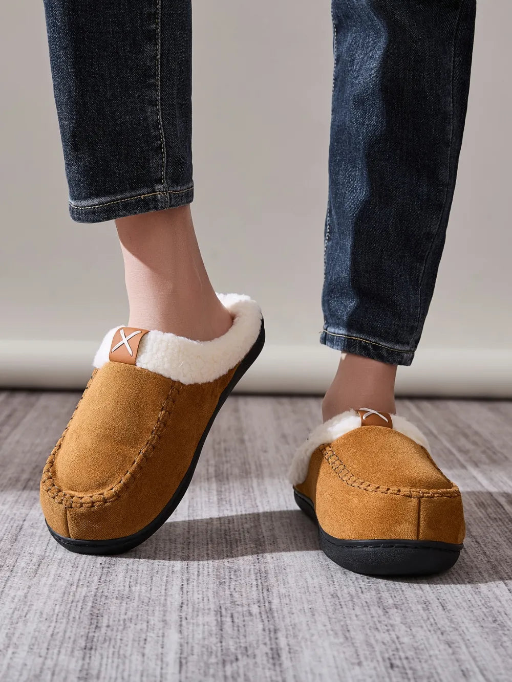 Contrast Round Toe Flat Slippers - Lilixa.store