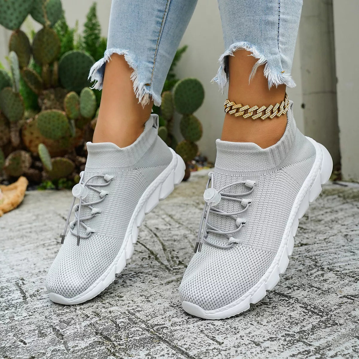 Round Toe Lace Up Sneakers - Lilixa.store