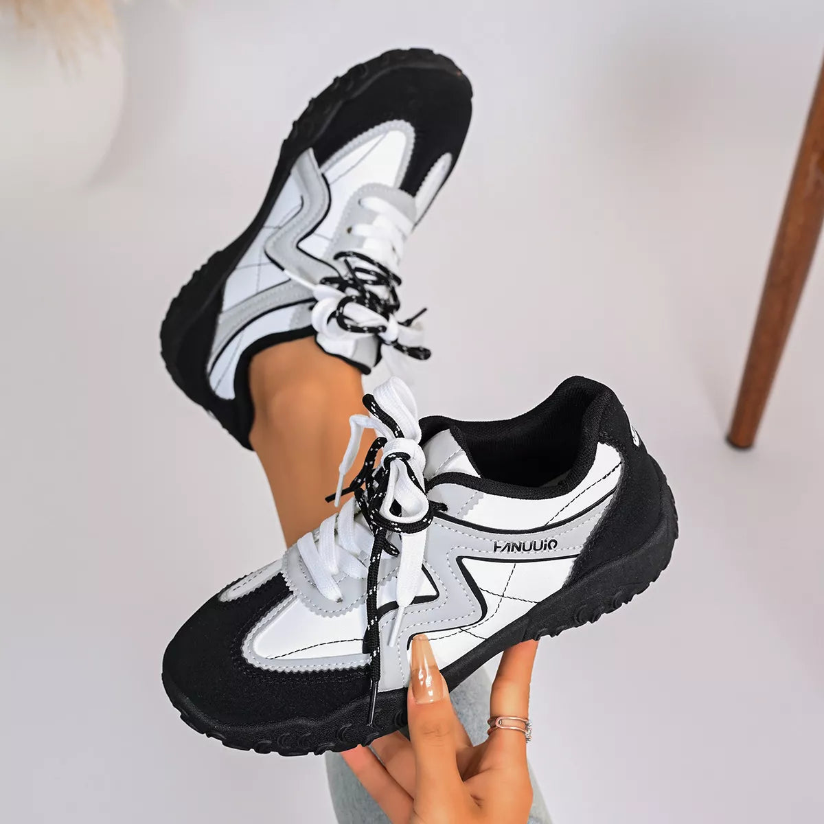 Round Toe Lace Up Sneakers - Lilixa.store