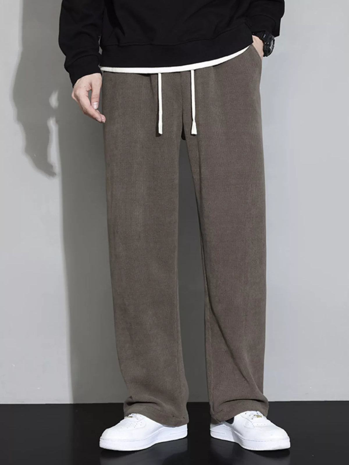 Men's Plus Size Relaxed Fit Drawstring Pants in Brown