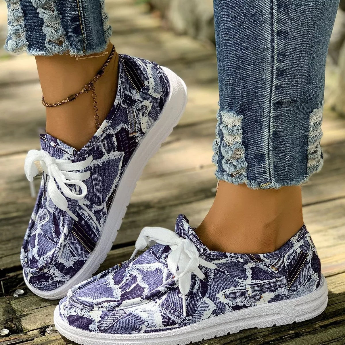 Round Toe Lace Up Sneakers - Lilixa.store