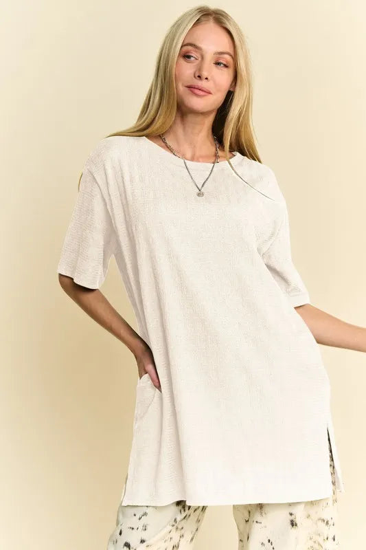 Davi & Dani Short Sleeve Side Slit T-Shirt with Pockets - Lilixa.store