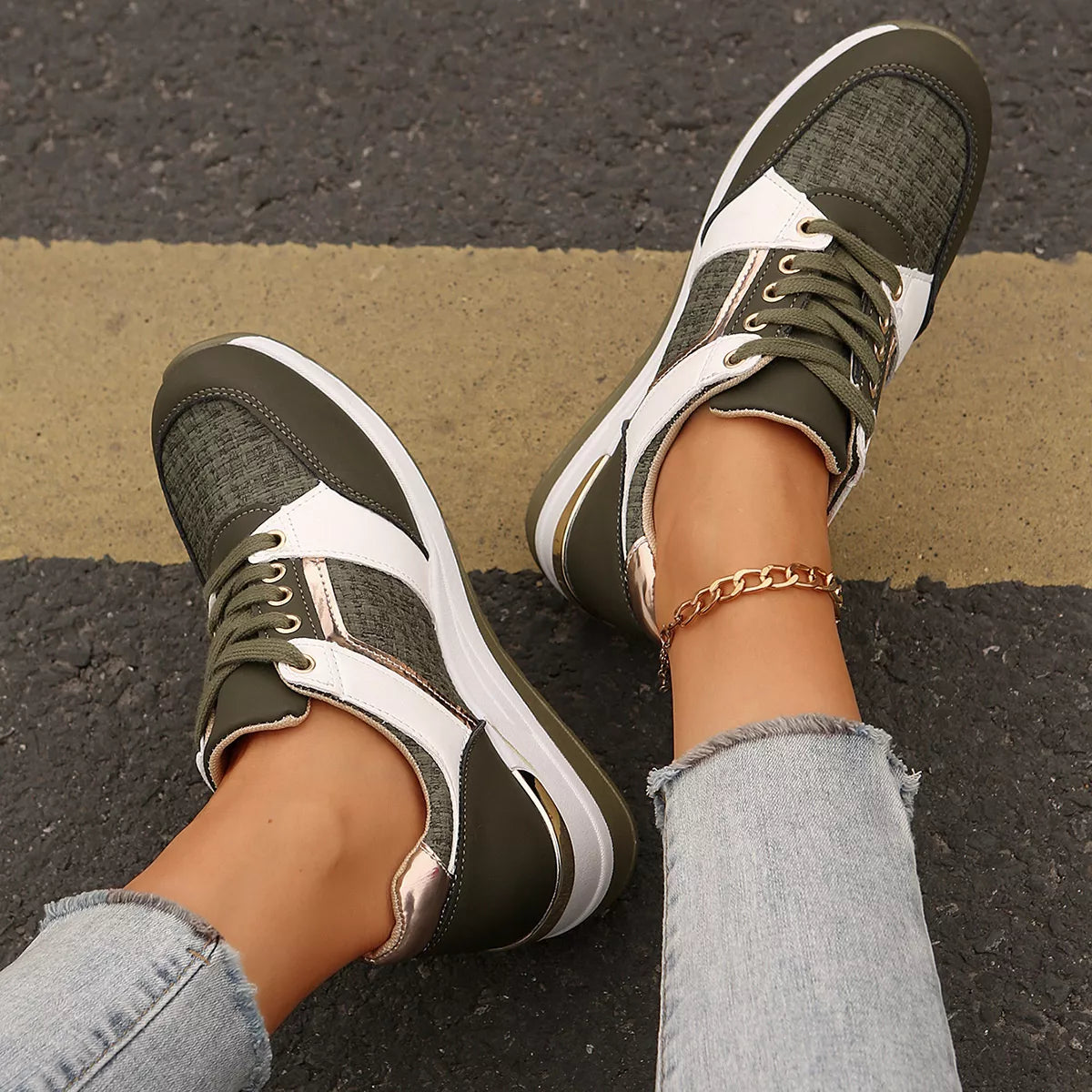 Round Toe Lace Up Sneakers - Lilixa.store