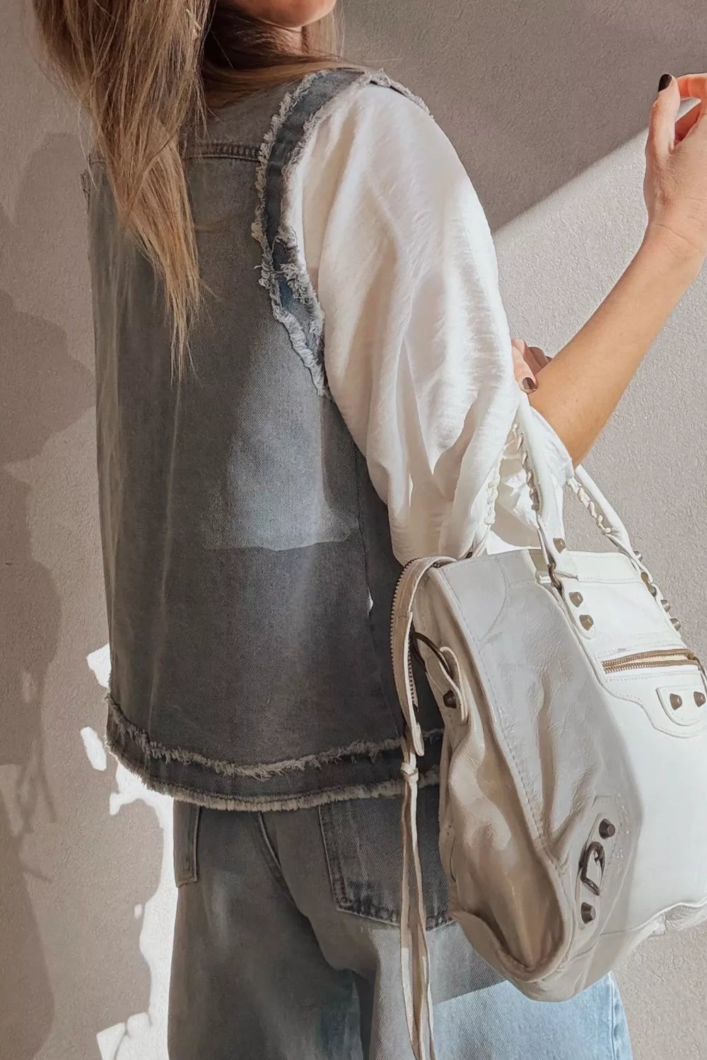 Frayed Edge Flap Pockets Denim Vest Jacket in Light Blue, view 4