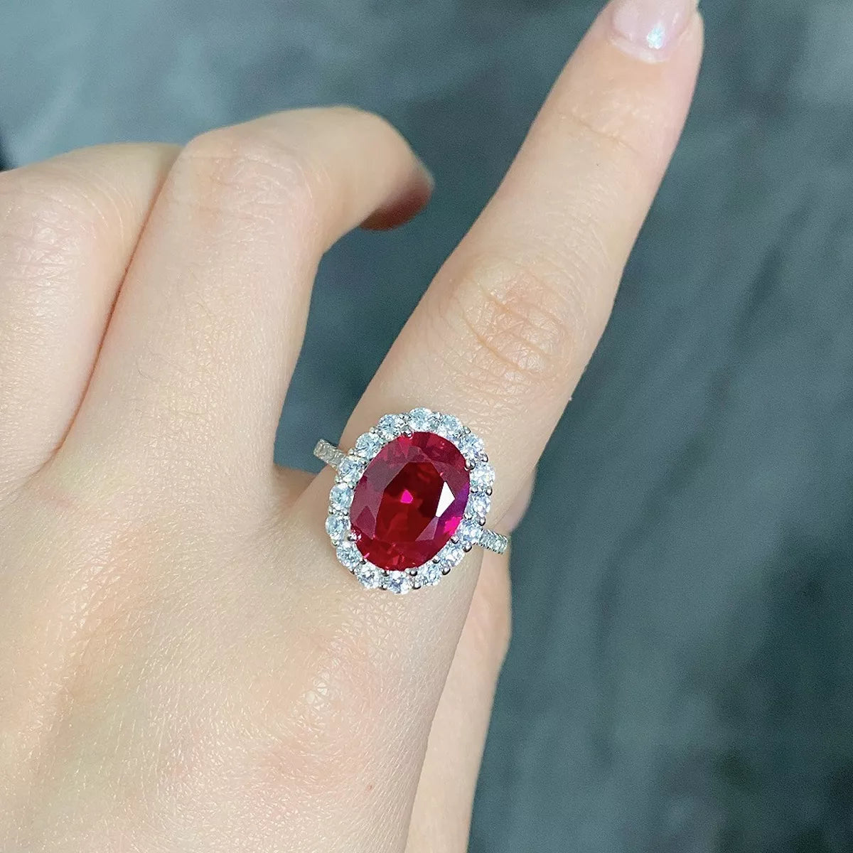 925 Sterling Silver Ring with Oval Diamond Accents - Lilixa.store
