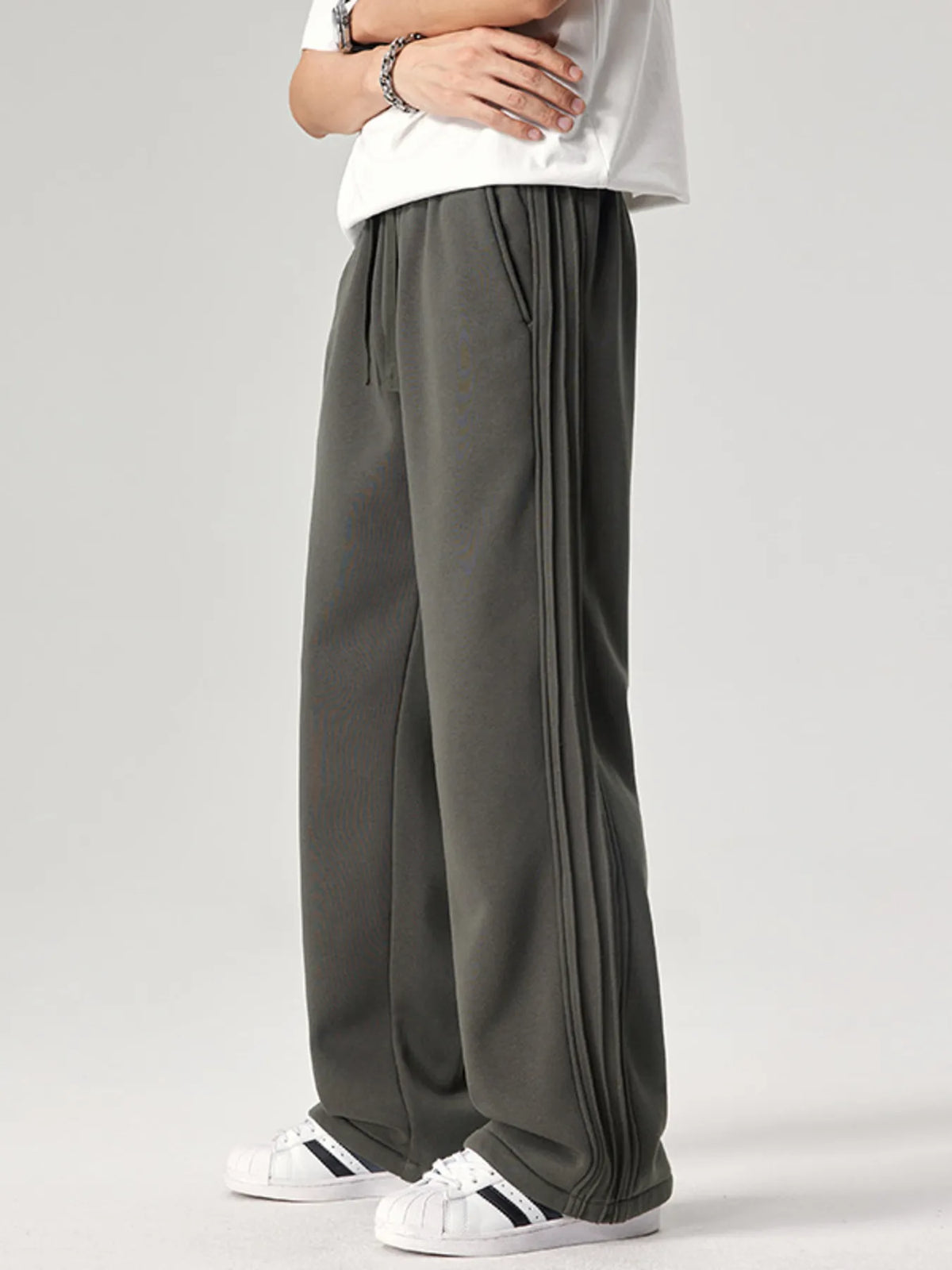 Men's Plus Size Casual Loose Fit Pants in Black Forest
