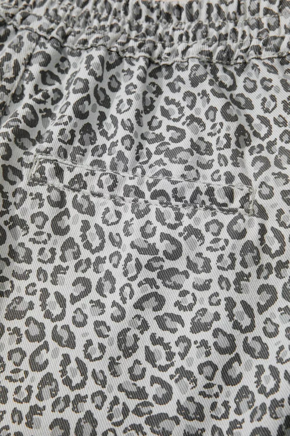 Leopard Print Elastic Waist Denim Shorts in Light Gray, view 8