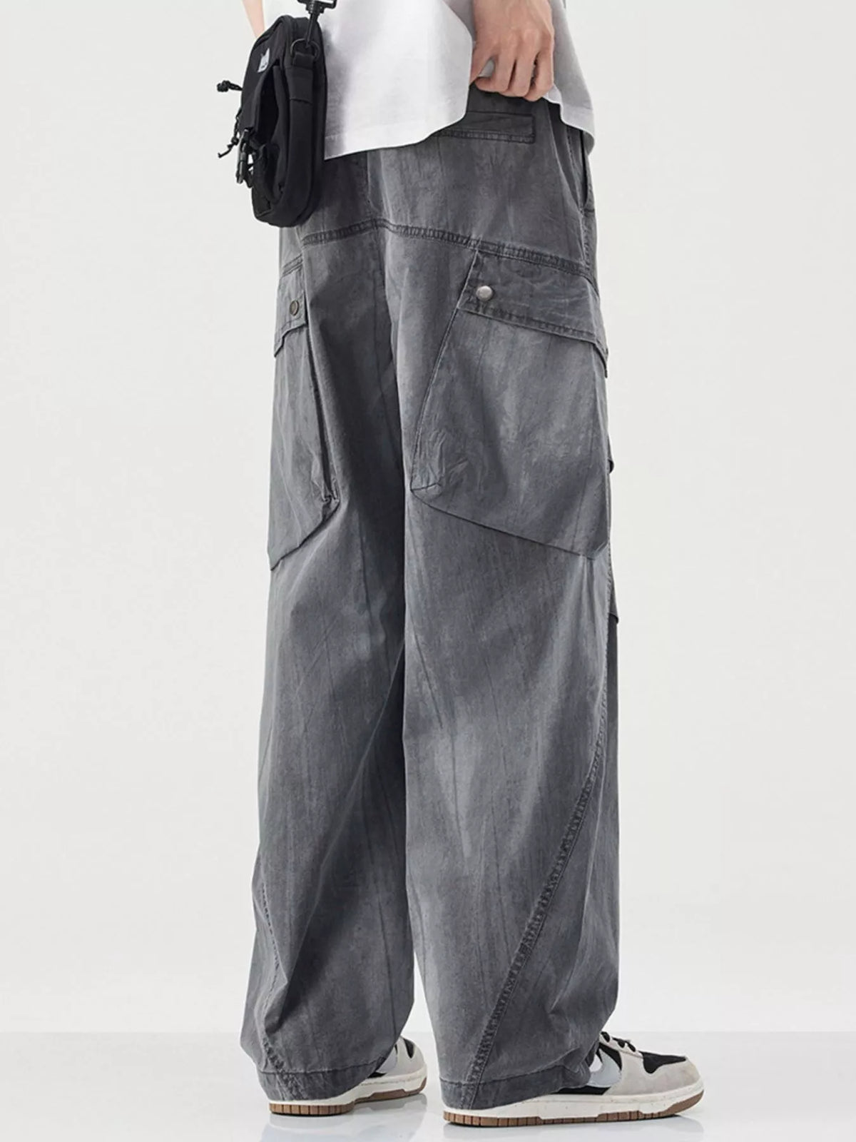 Men's Loose Fit Cargo Pants, view 3