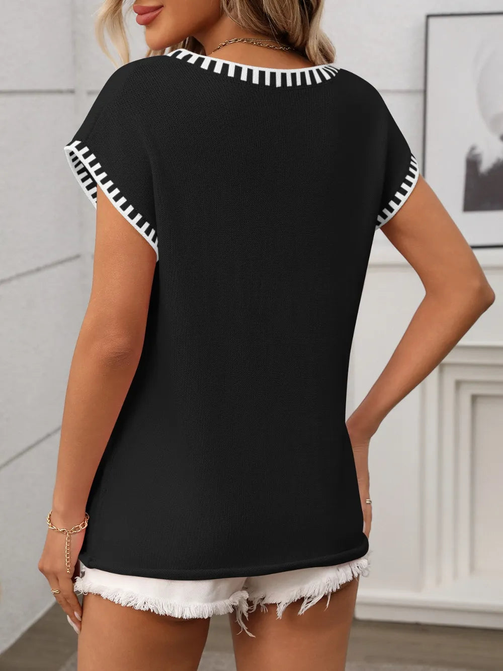 Contrast Trim V-Neck Short Sleeve Knit Top - Lilixa.store