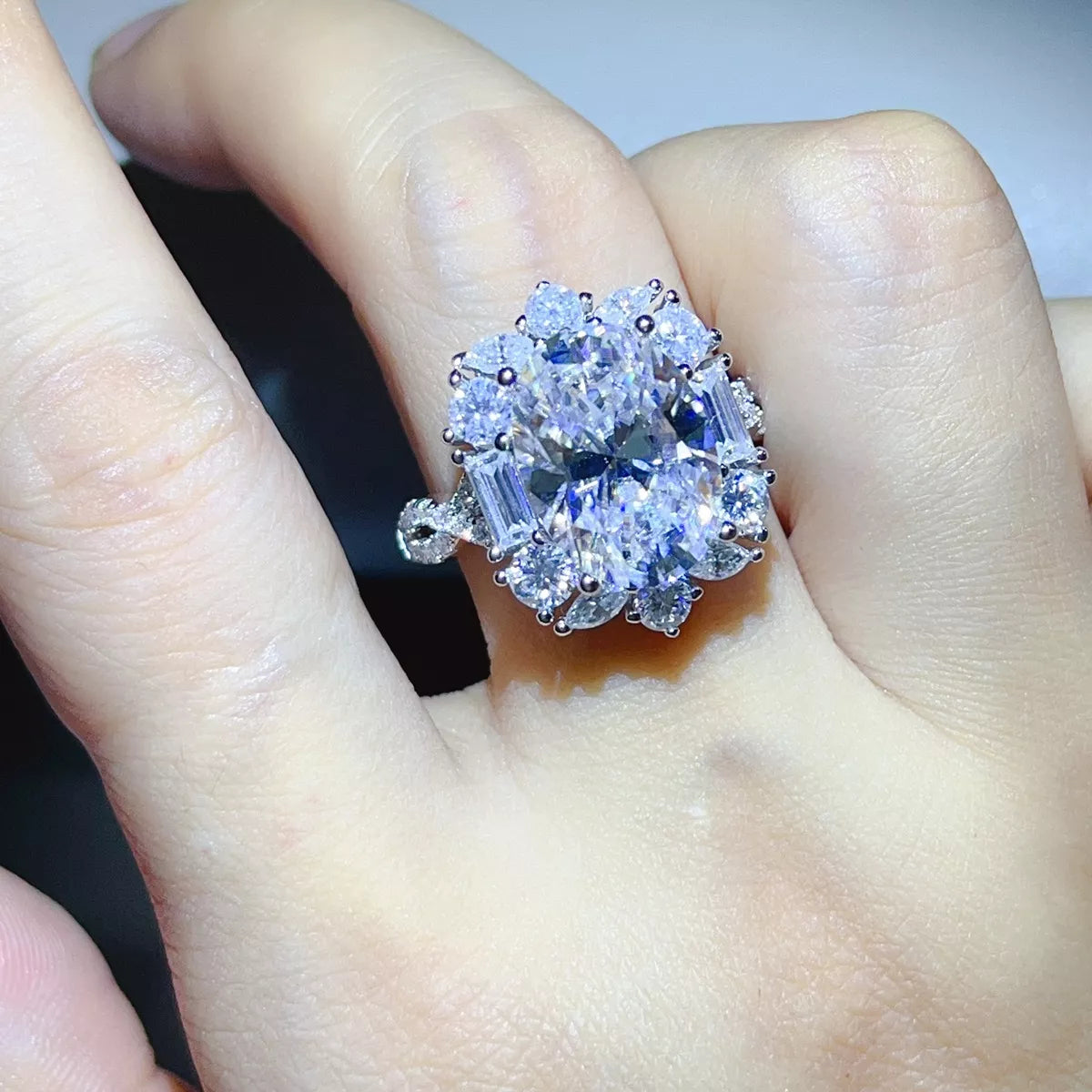 8 Carat 925 Sterling Silver Moissanite Ring - Lilixa.store