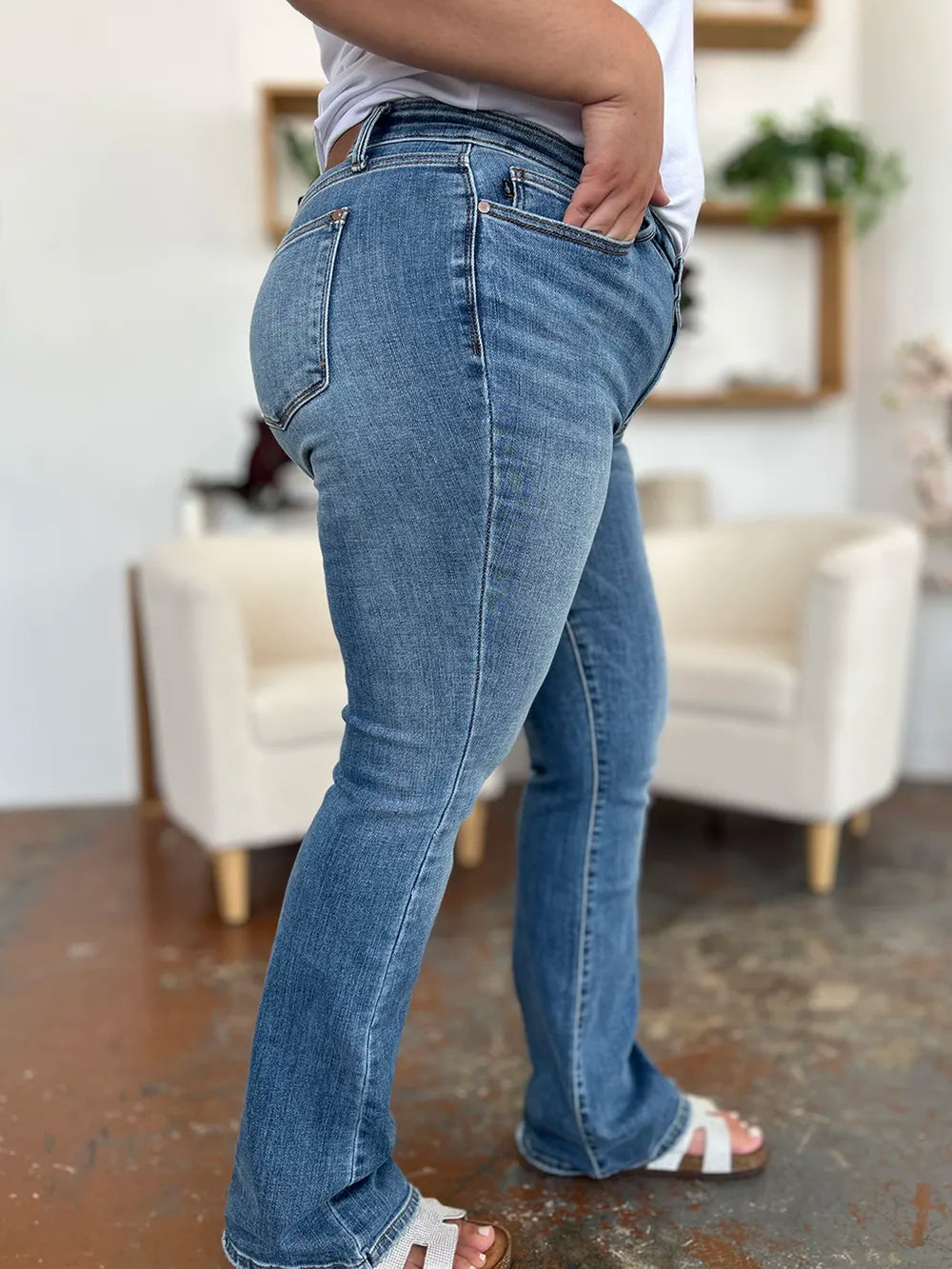Judy Blue Full Size Mid-Rise Waist Straight Jeans Plus Size - Lilixa.store