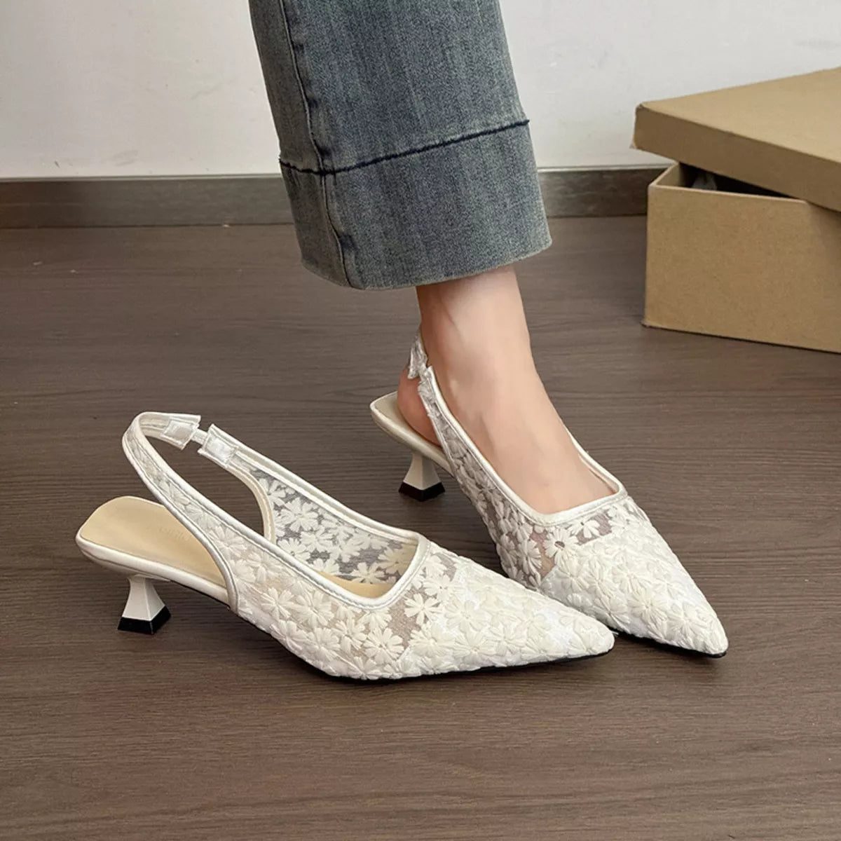 Lace Pointed-Toe Slingback Pumps - Lilixa.store