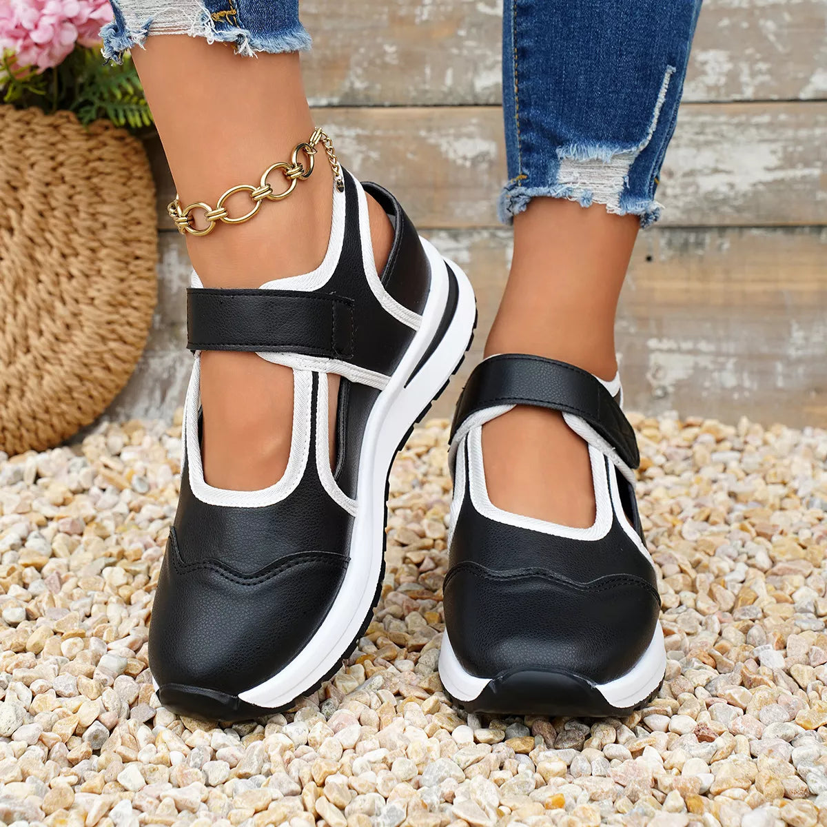 Round Toe Contrast Sneakers - Lilixa.store