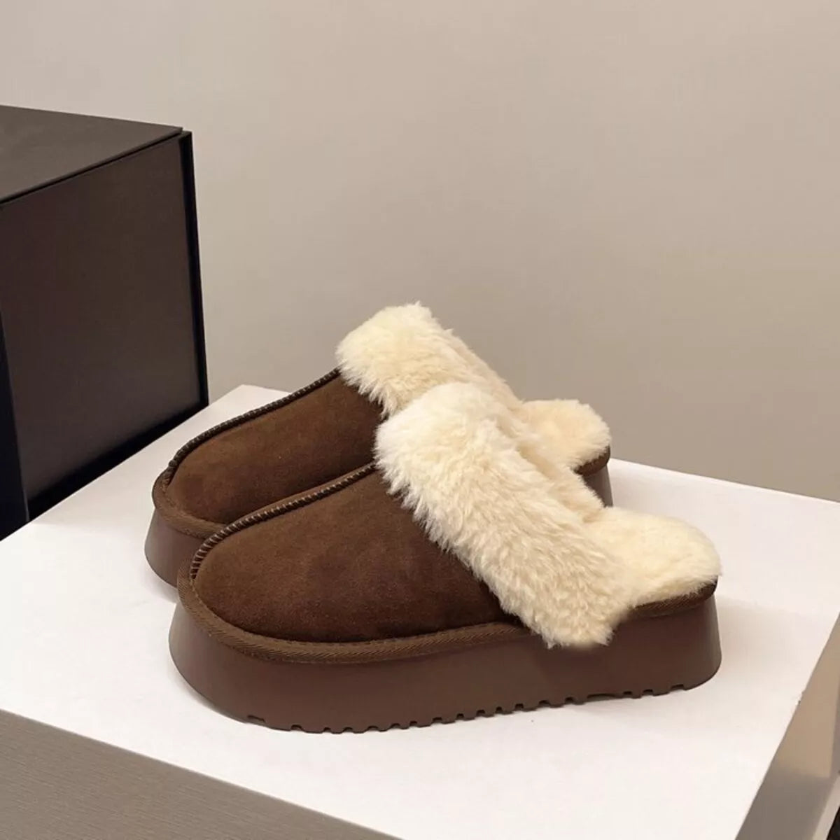 Round Toe Platform Slippers - Lilixa.store