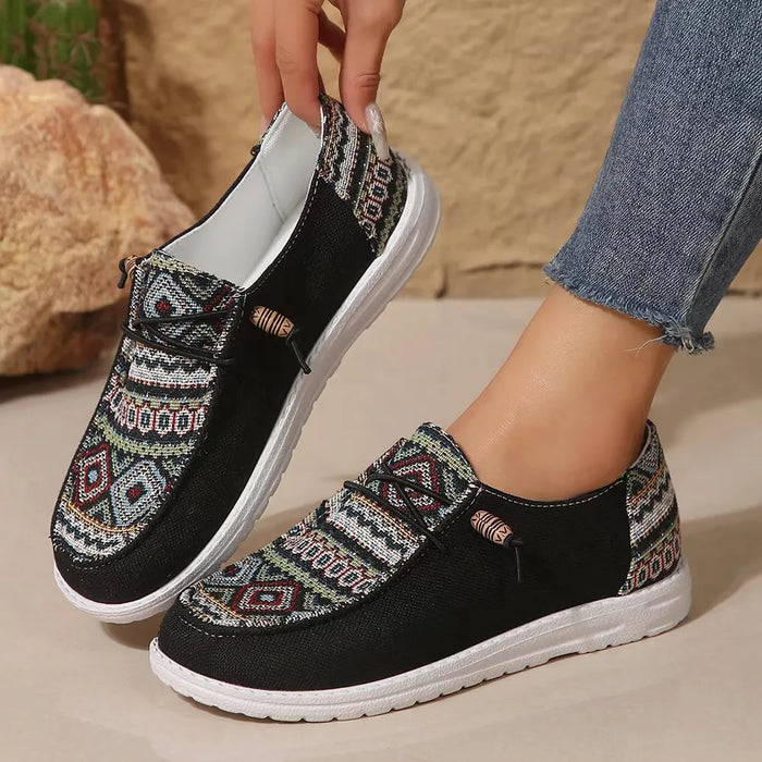 Geometric Round Toe Flat Slip-Ons in Black