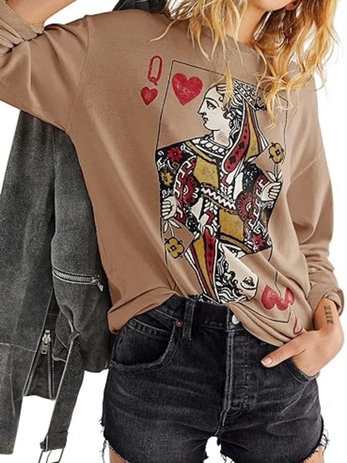 Queen of Hearts Playing Card Graphic Round Neck Sweatshirt - Lilixa.store