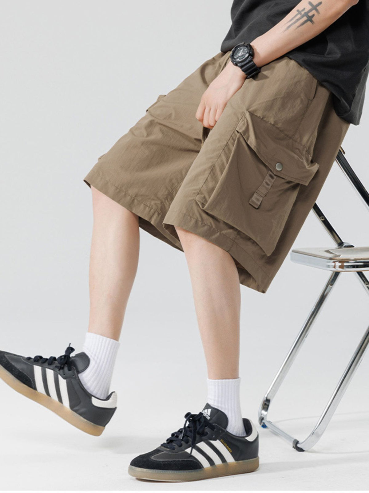 Men's Relaxed Fit Cargo Shorts in Camel