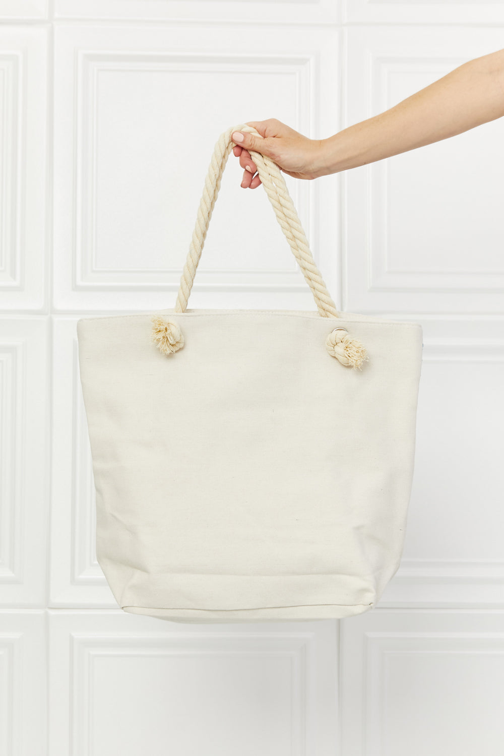 Justin Taylor Picnic Date Tassel Tote Bag - Lilixa.store