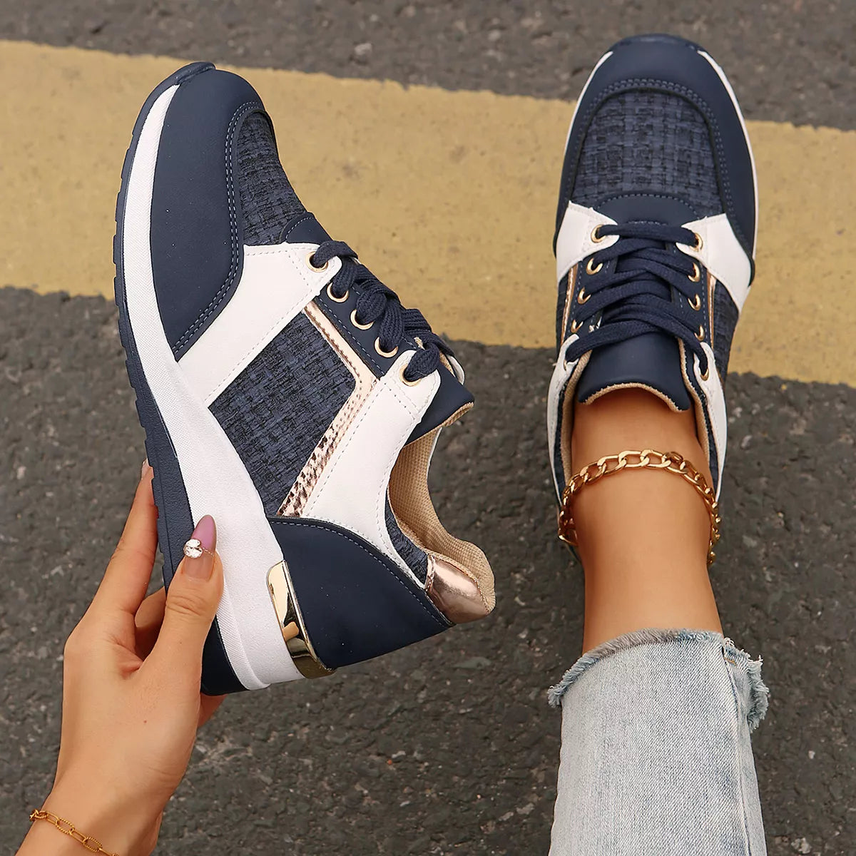Round Toe Lace Up Sneakers - Lilixa.store