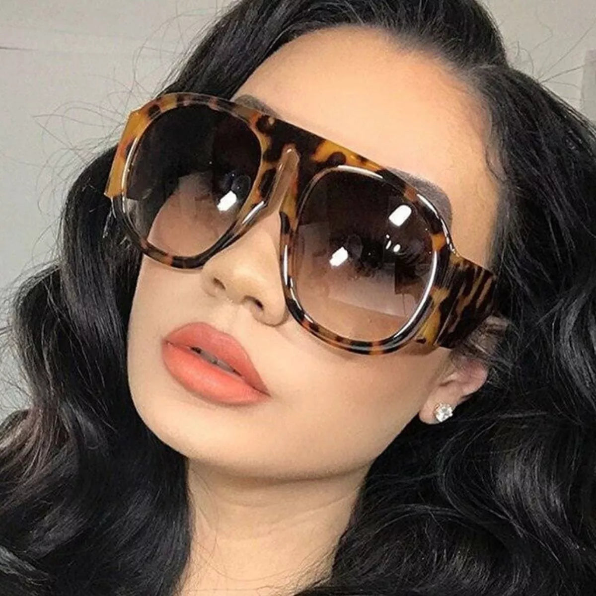 Oversized Gradient Tinted Lenses Sunglasses - Lilixa.store