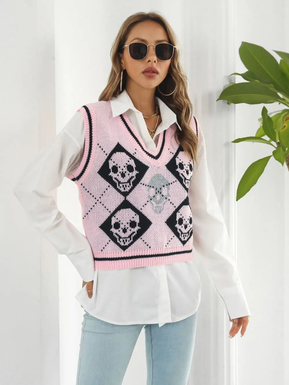 Skull Contrast V-Neck Sweater Vest, view 4