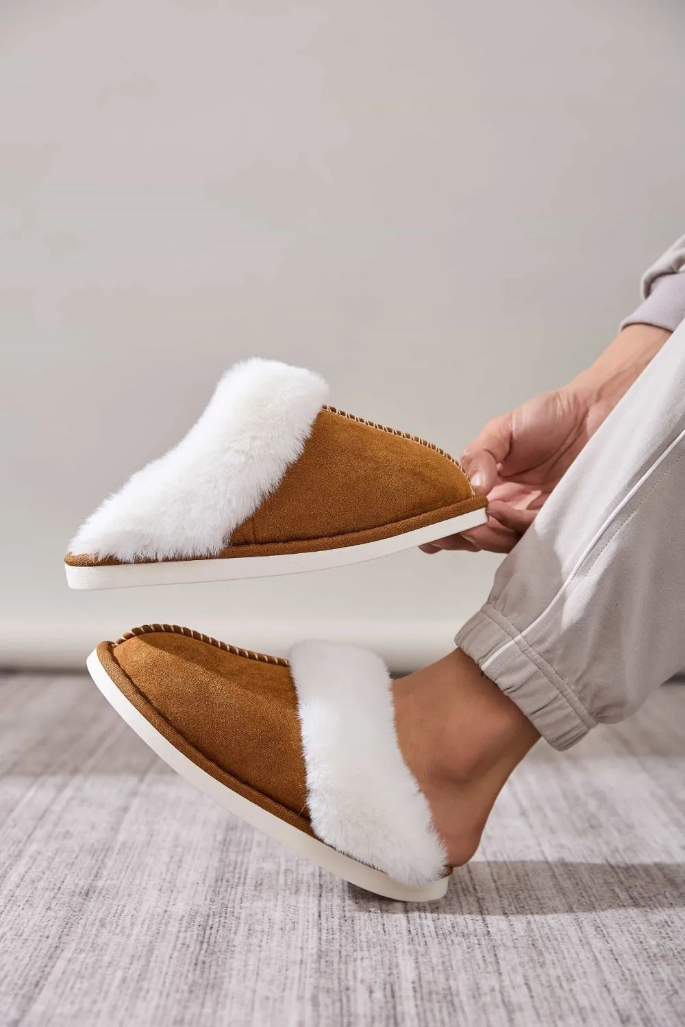 Faux Fur Round Toe Slippers - Lilixa.store