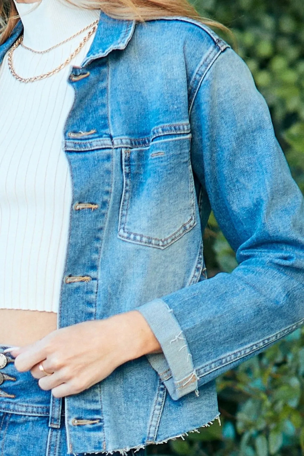 Veveret Button Up Raw Hem Denim Jacket, view 9
