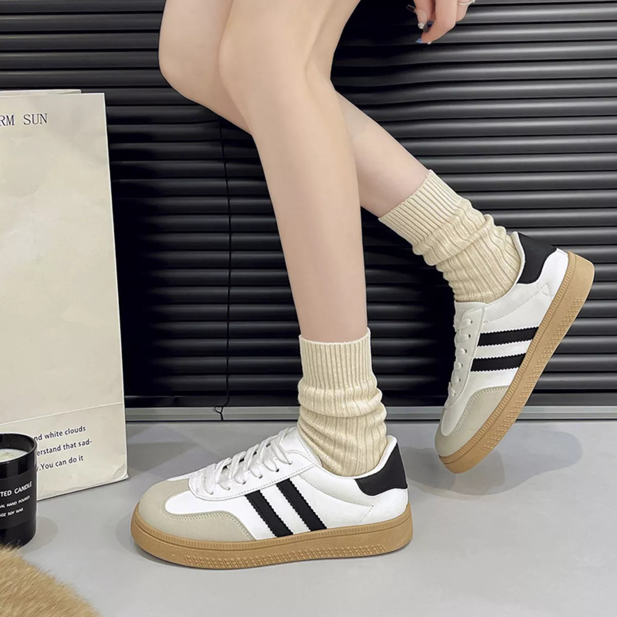 Round Toe Lace Up Sneakers - Lilixa.store