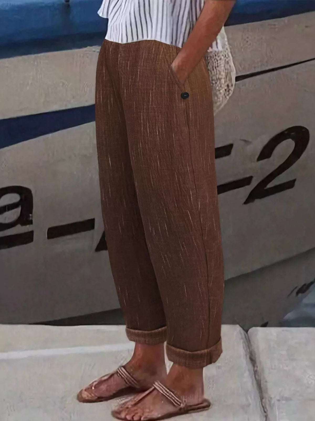 Loose Fit Cropped Pants in Dark Brown