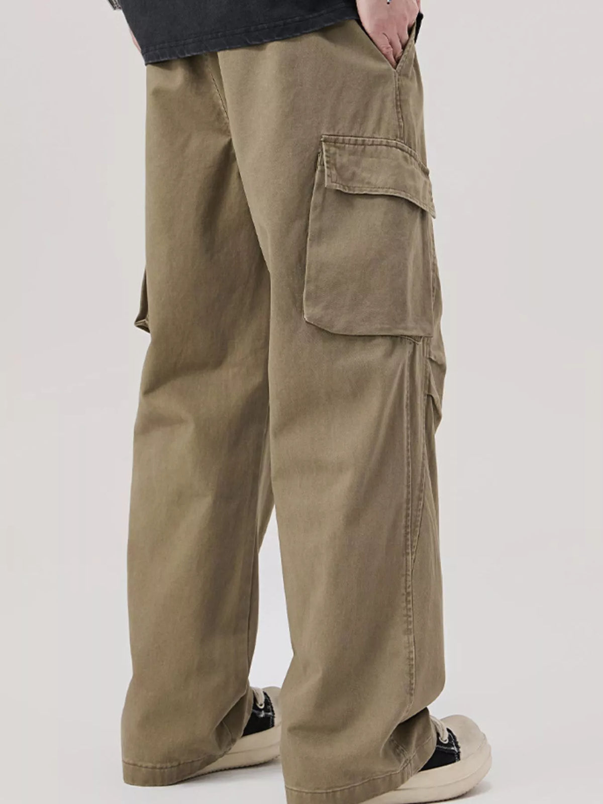 Men's Loose Fit Cargo Pants in Khaki, view 3