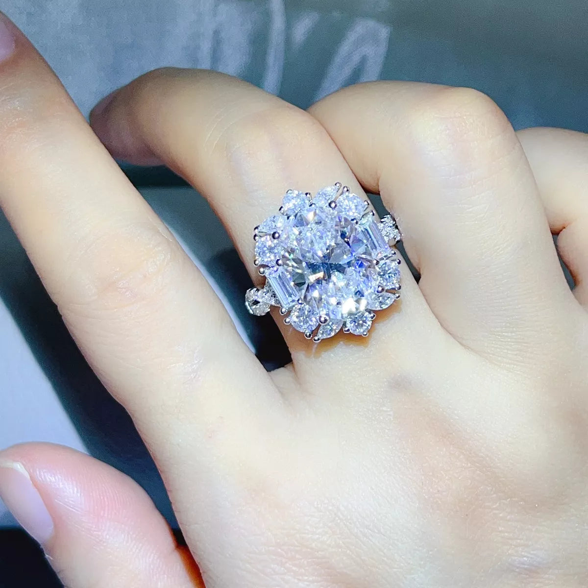 8 Carat 925 Sterling Silver Moissanite Ring - Lilixa.store