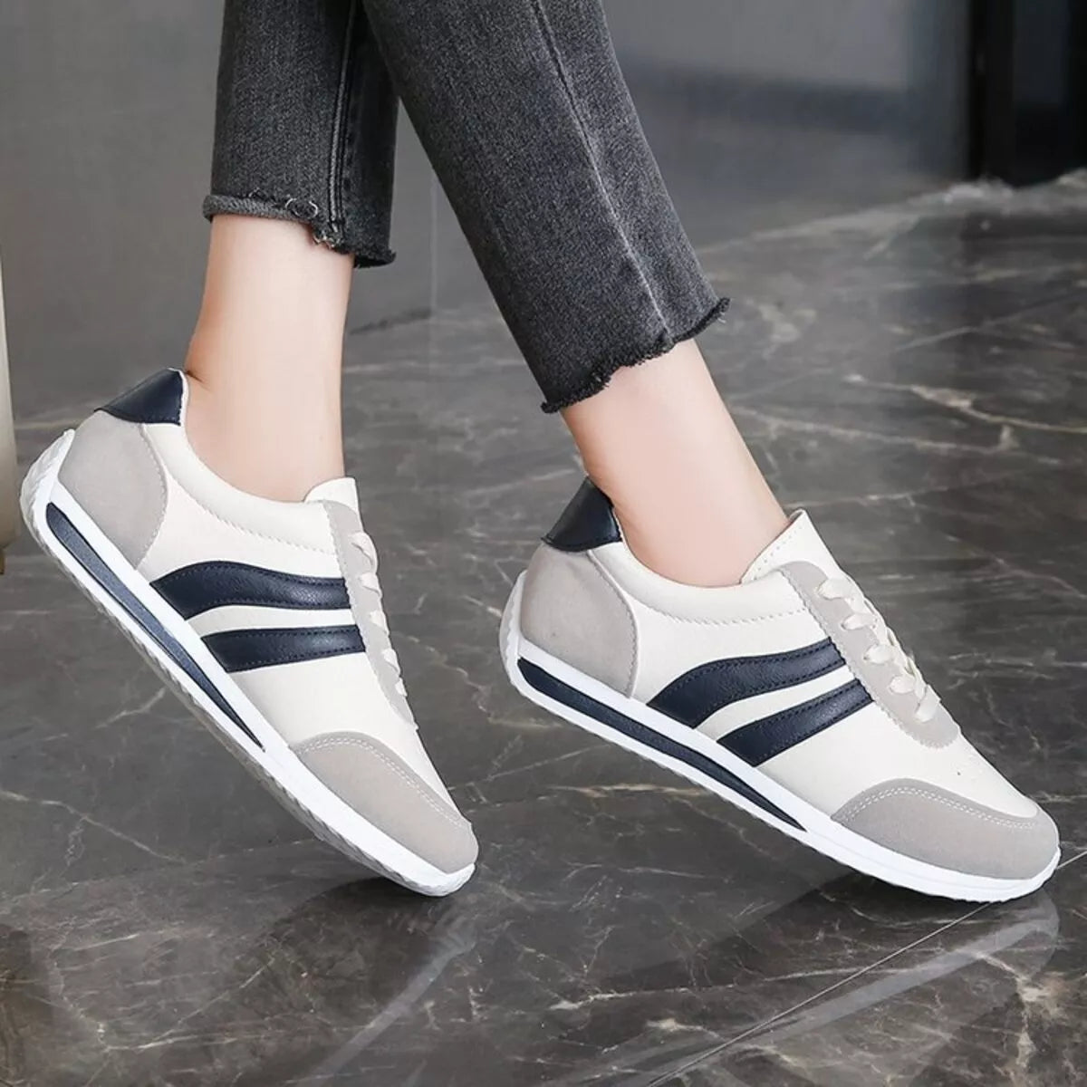 Round Toe Lace Up Sneakers