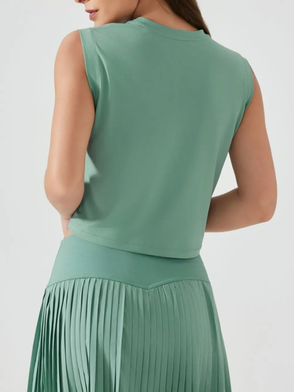 Millennia Round Neck Cropped Active Tank - Lilixa.store