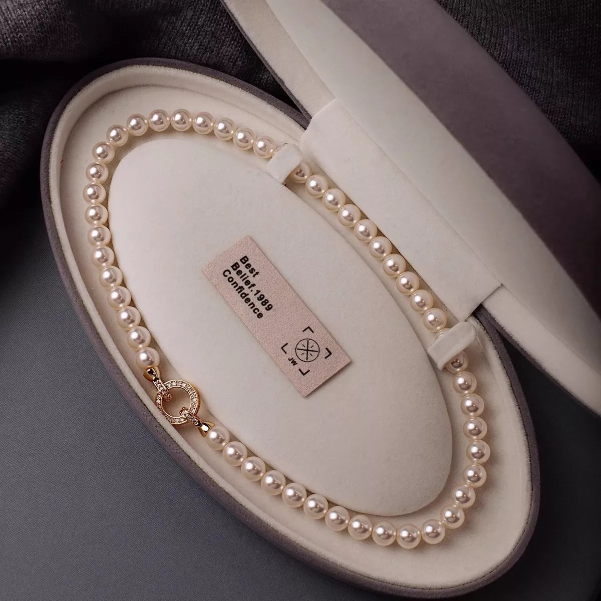 Pearl Necklace with Interlocking Clasp - Lilixa.store