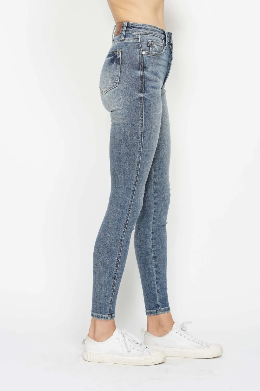 Judy Blue Full Size Tummy Control Contrast Wash Skinny Jeans - Lilixa.store