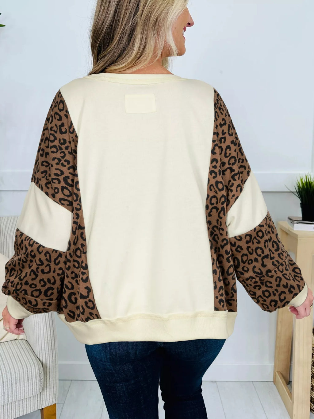 Leopard Round Neck Sweatshirt - Lilixa.store