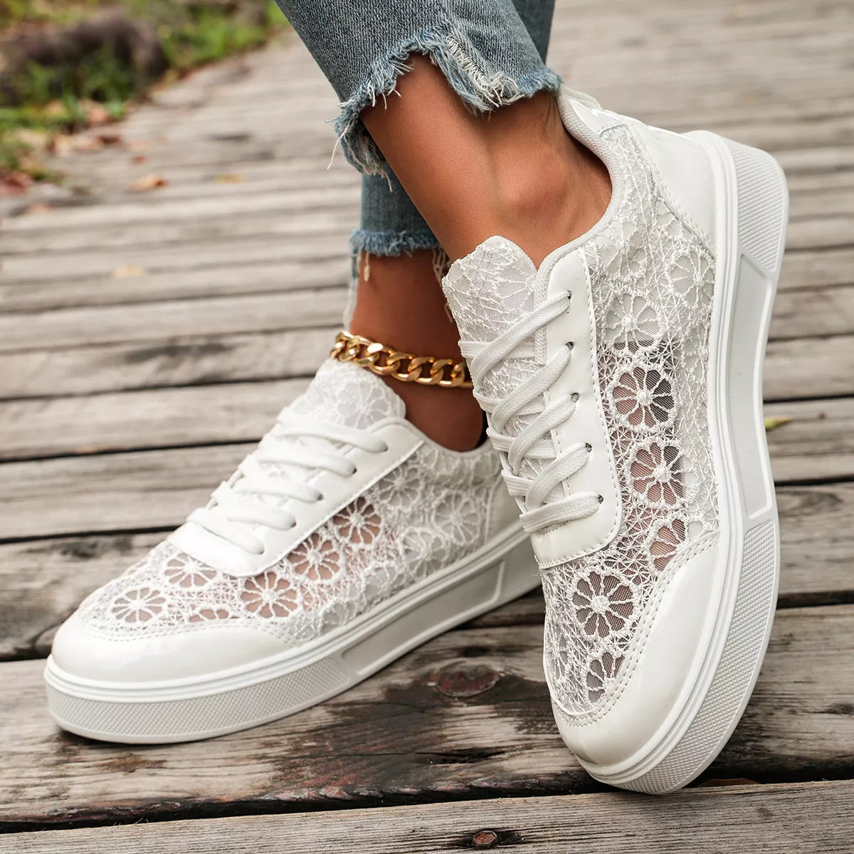 Round Toe Lace Sneakers - Lilixa.store