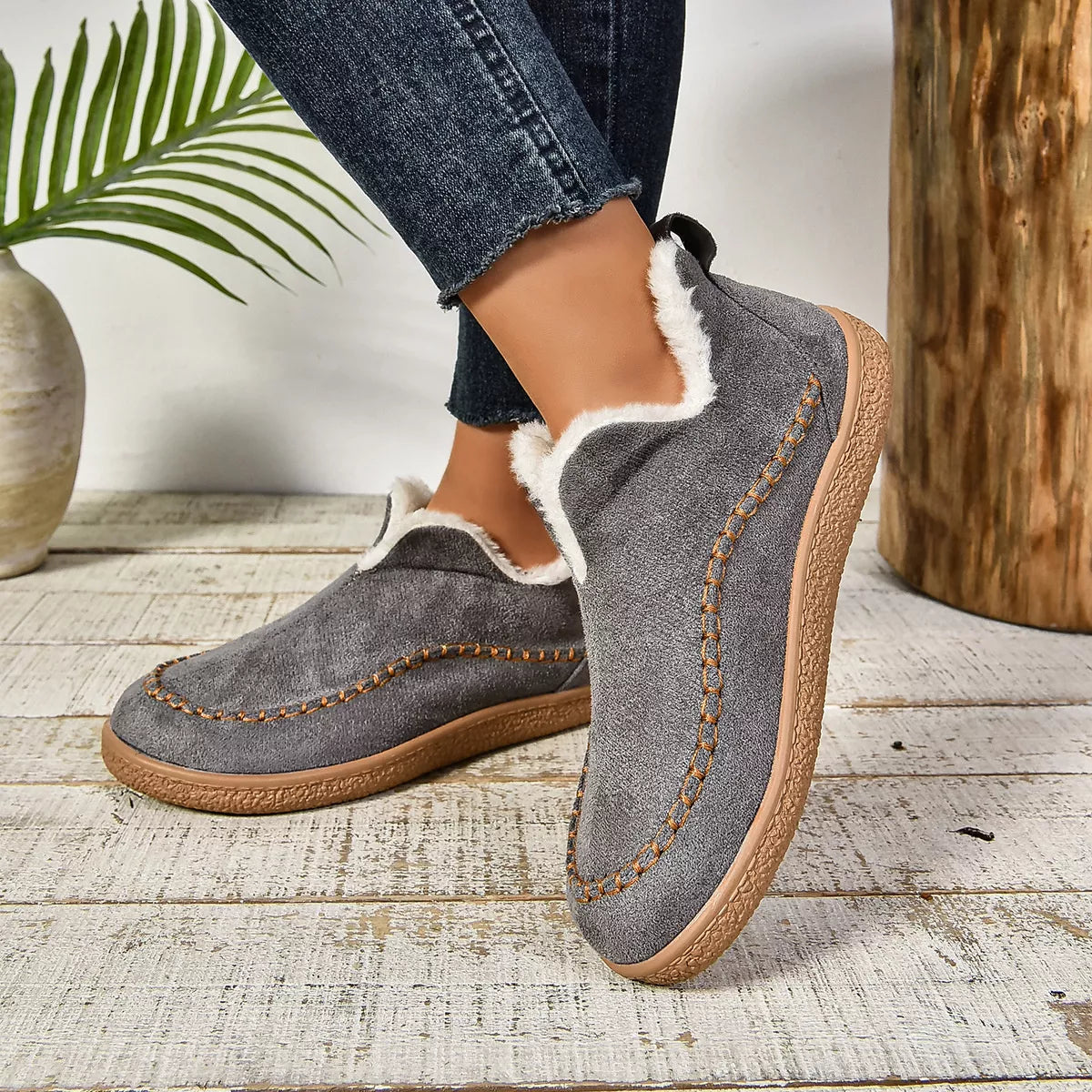 Round Toe Plush Lined Shoes - Lilixa.store