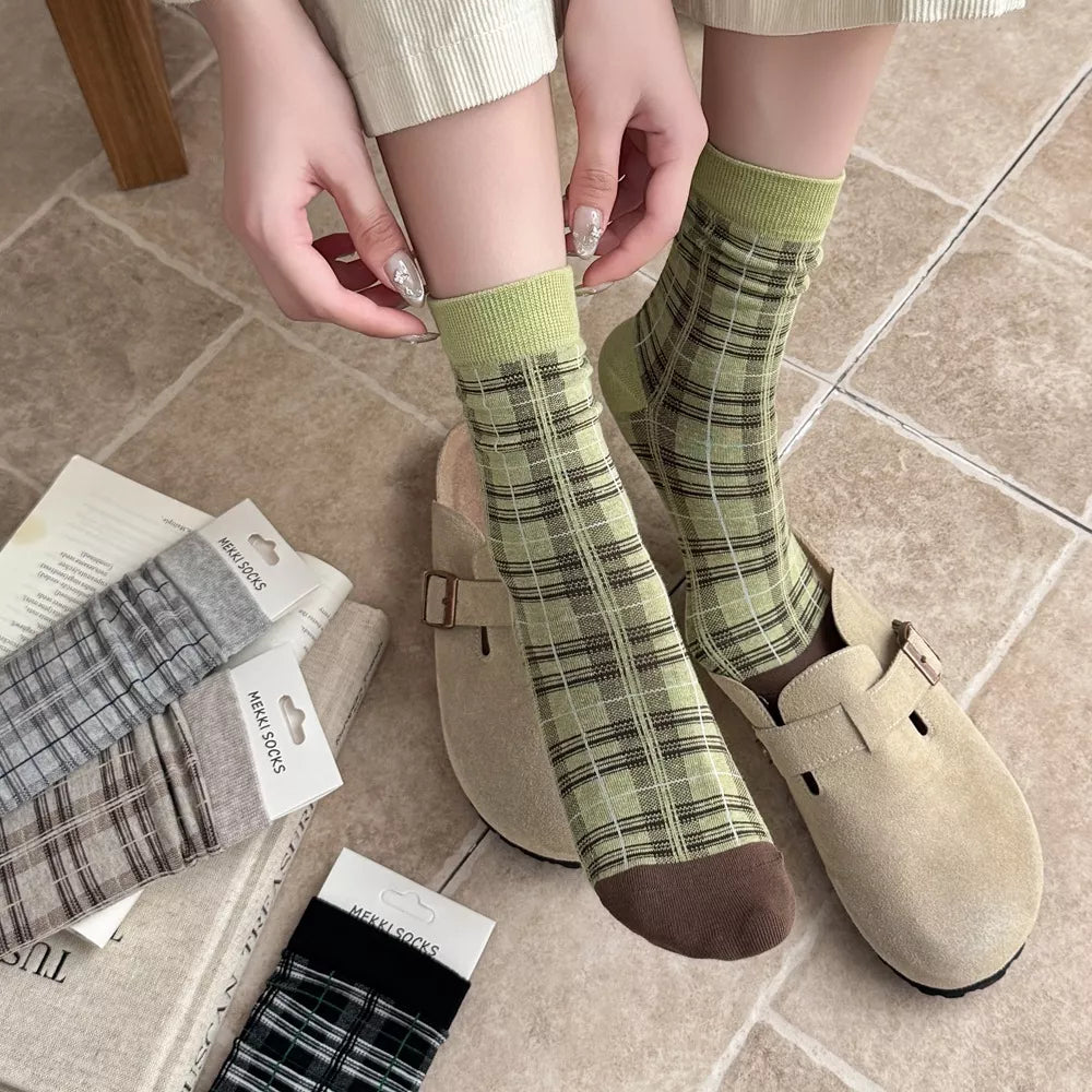 Plaid Mid-Calf Cotton Socks in Green
