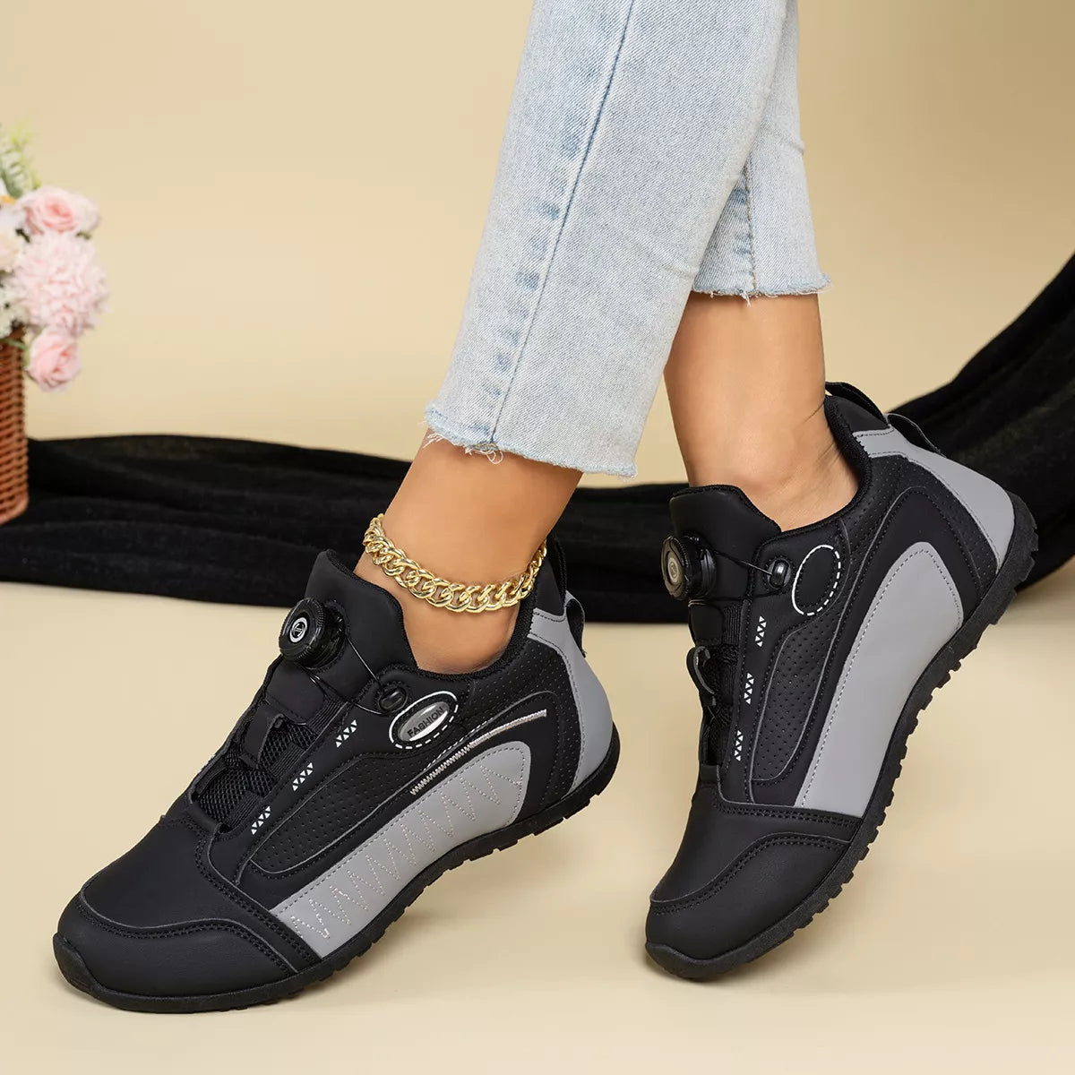 Round Toe Lace Up Sneakers - Lilixa.store