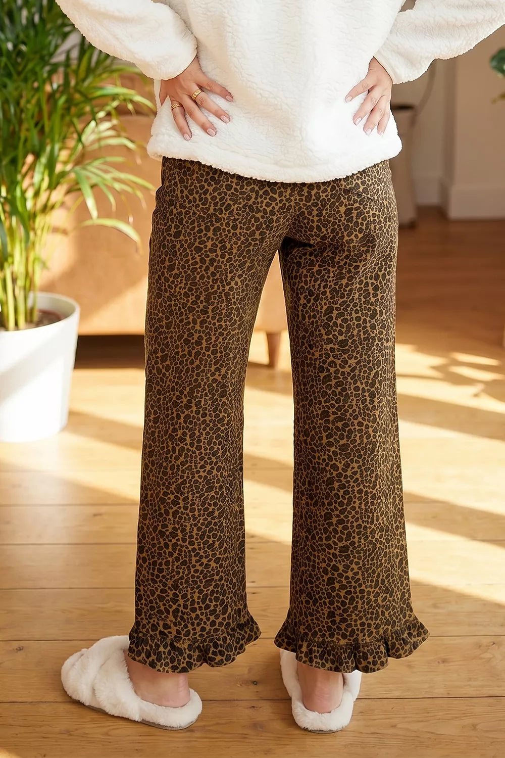 Leopard Print Ruffled Hem Shift Jeans - Lilixa.store