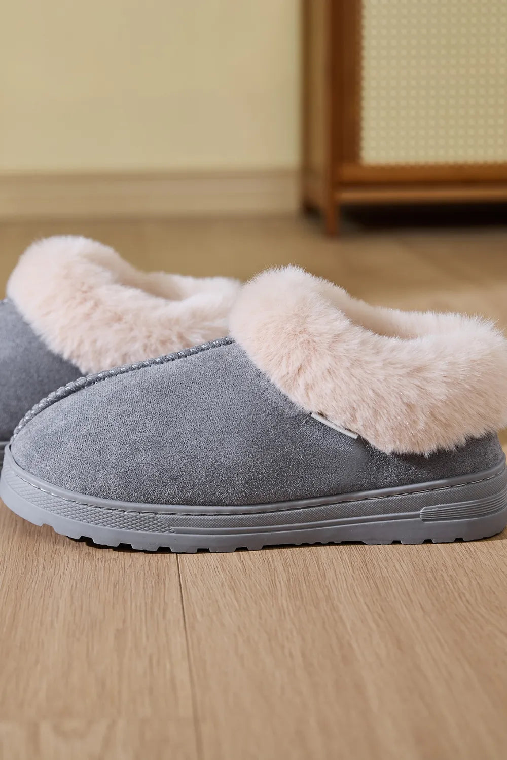 Faux Fur Round Toe Platform Slippers - Lilixa.store