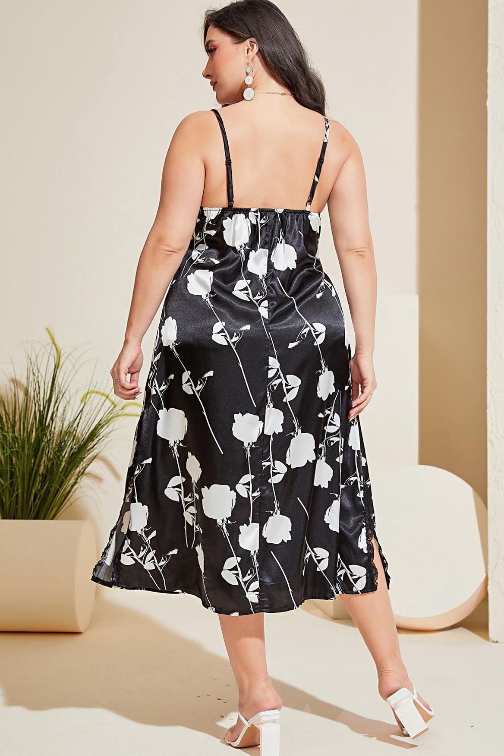 Plus Size Floral Lace Trim Side Slit Night Dress - Lilixa.store