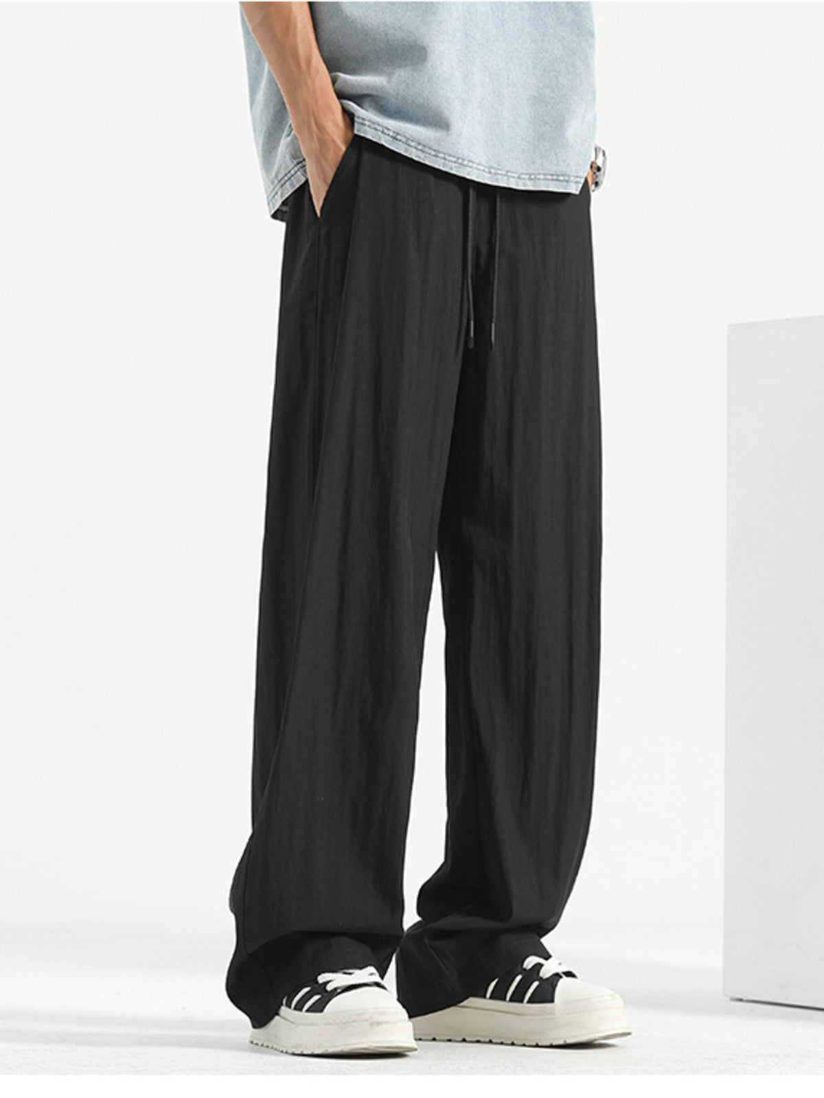 Men's Plus Size Loose Fit Drawstring Casual Pants in Black
