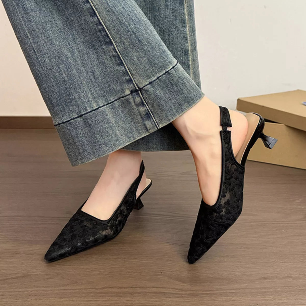 Lace Pointed-Toe Slingback Pumps - Lilixa.store